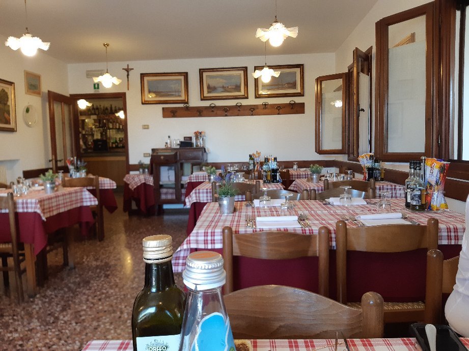 Interno trattoria